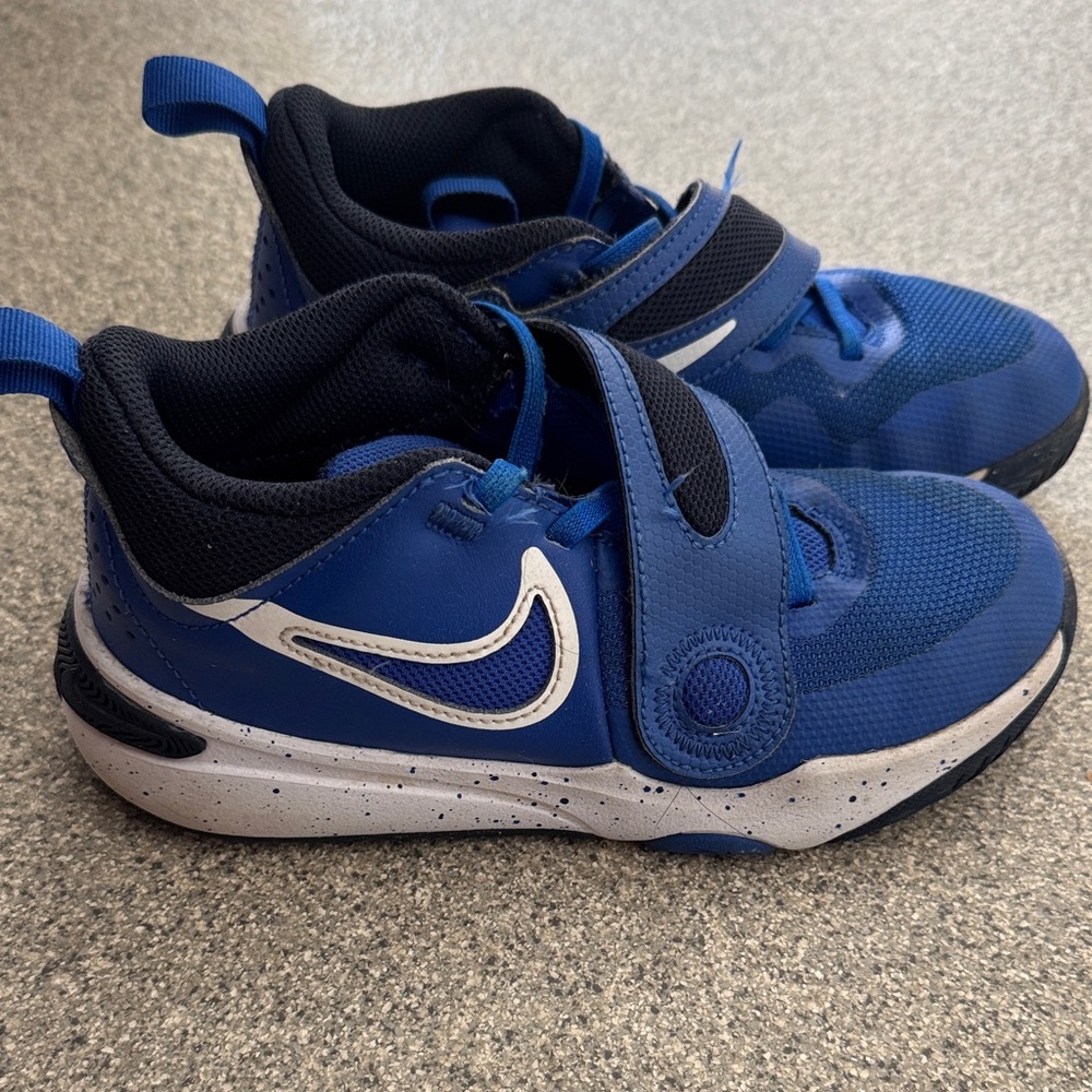 Nike Kids Royal Blue basketball  Sneakers